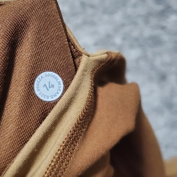 Lululemon leggings - Picture 8 of 10